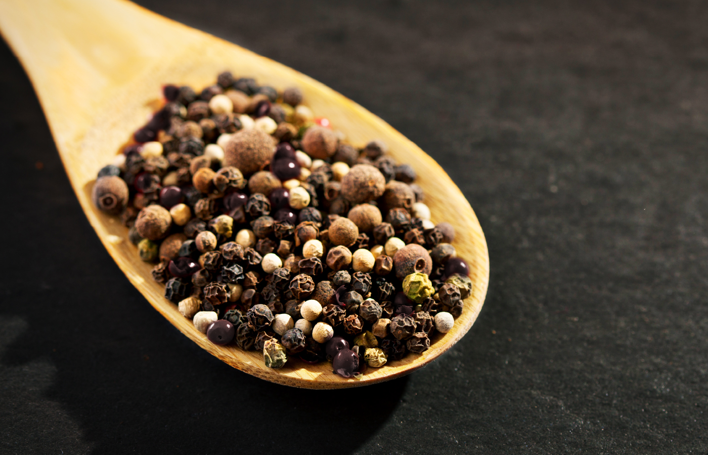 元祖 粒生こしょう(粒生胡椒)のHITOSAJIYA (ひとさじや)